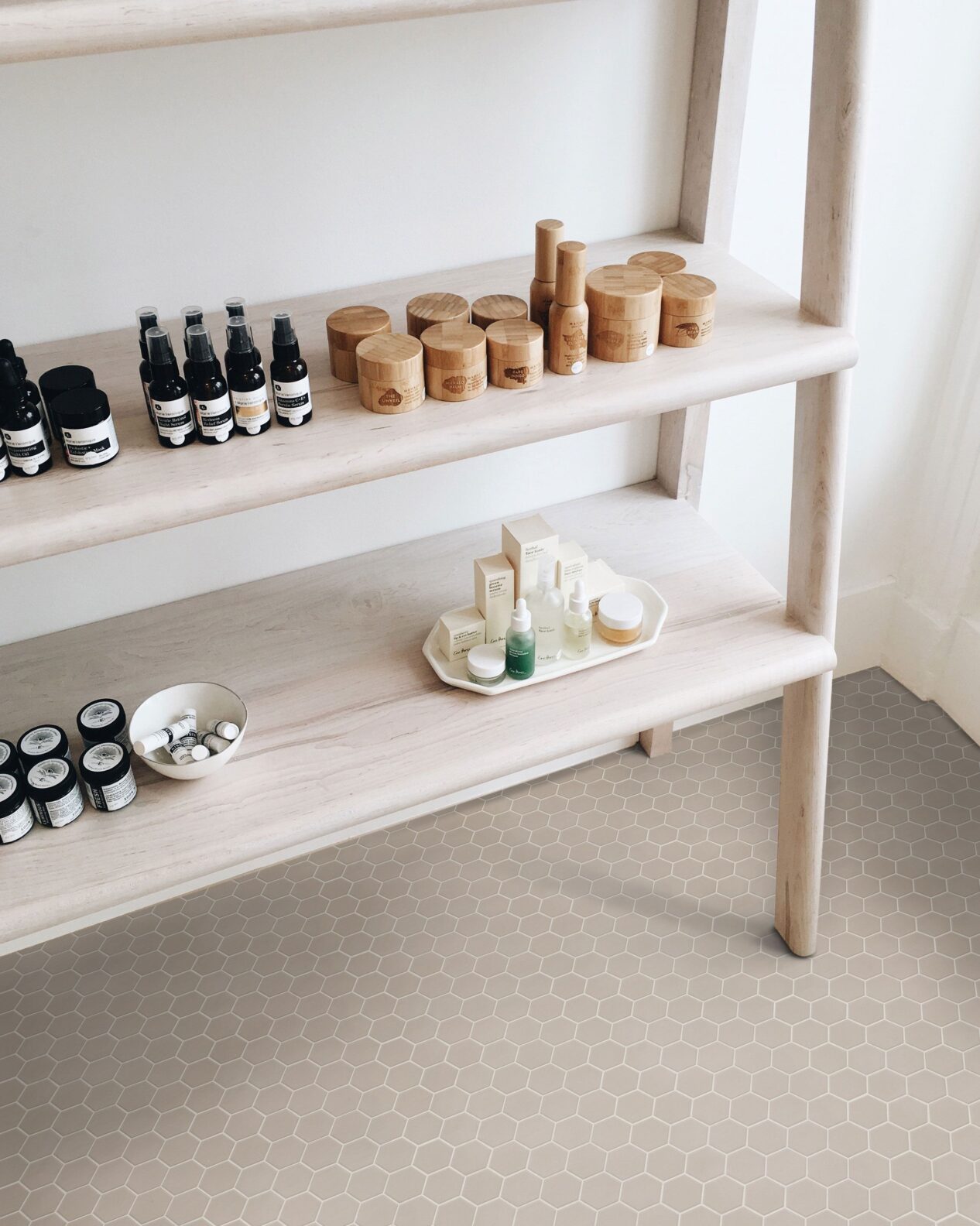 Placid_Installation_Beige