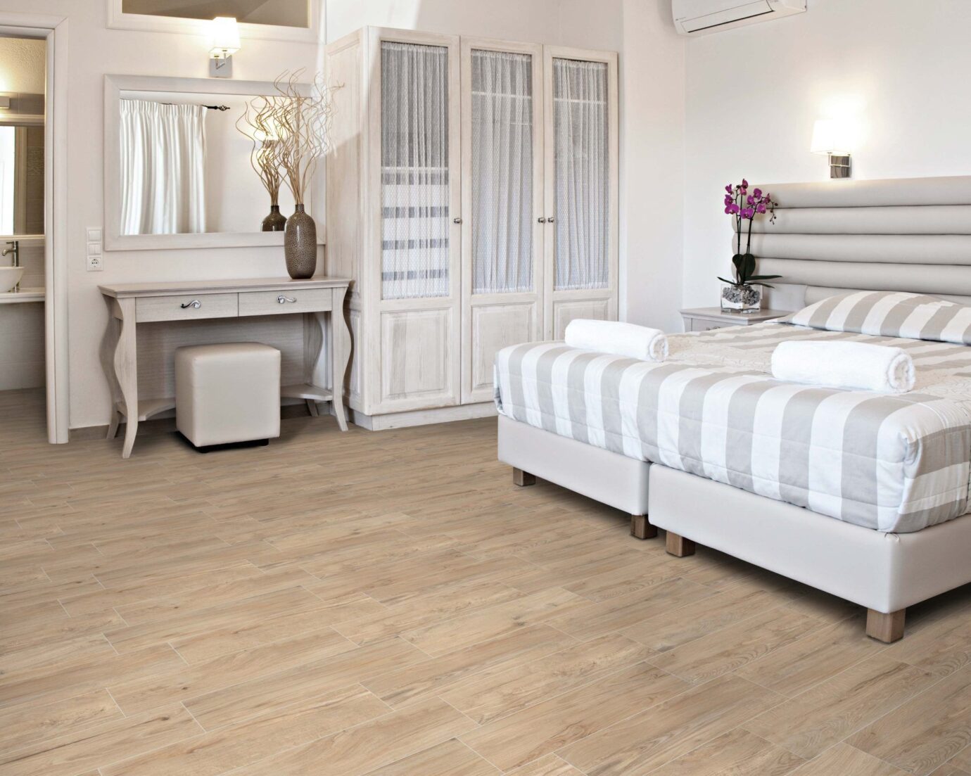 Oakwoods_Beige_Install